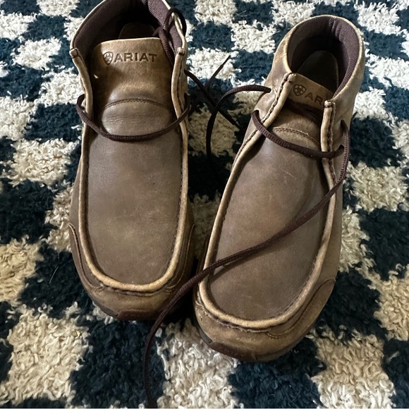 Ariat Spitfire Brown Bomber Chukka - Picture 2 of 6